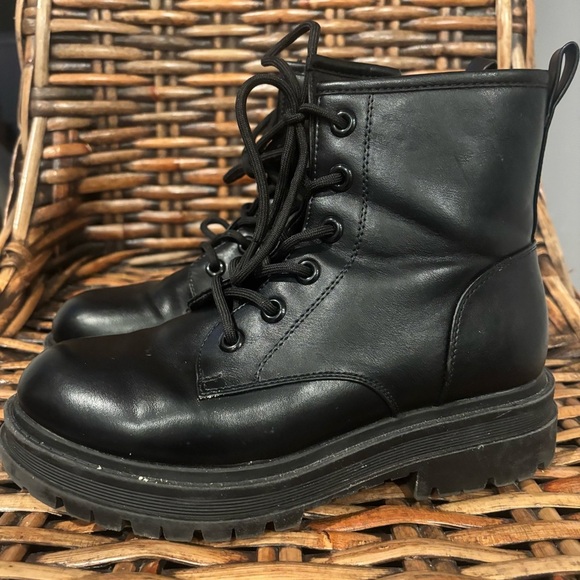 Dream Pairs Black Combat Boots Moto Boots in size 7.5 - Picture 3 of 15